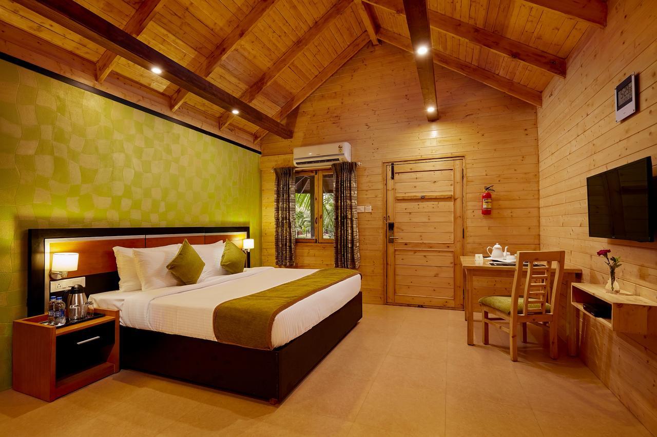 Sterling Anaikatti Hotel Varagampadi Bagian luar foto