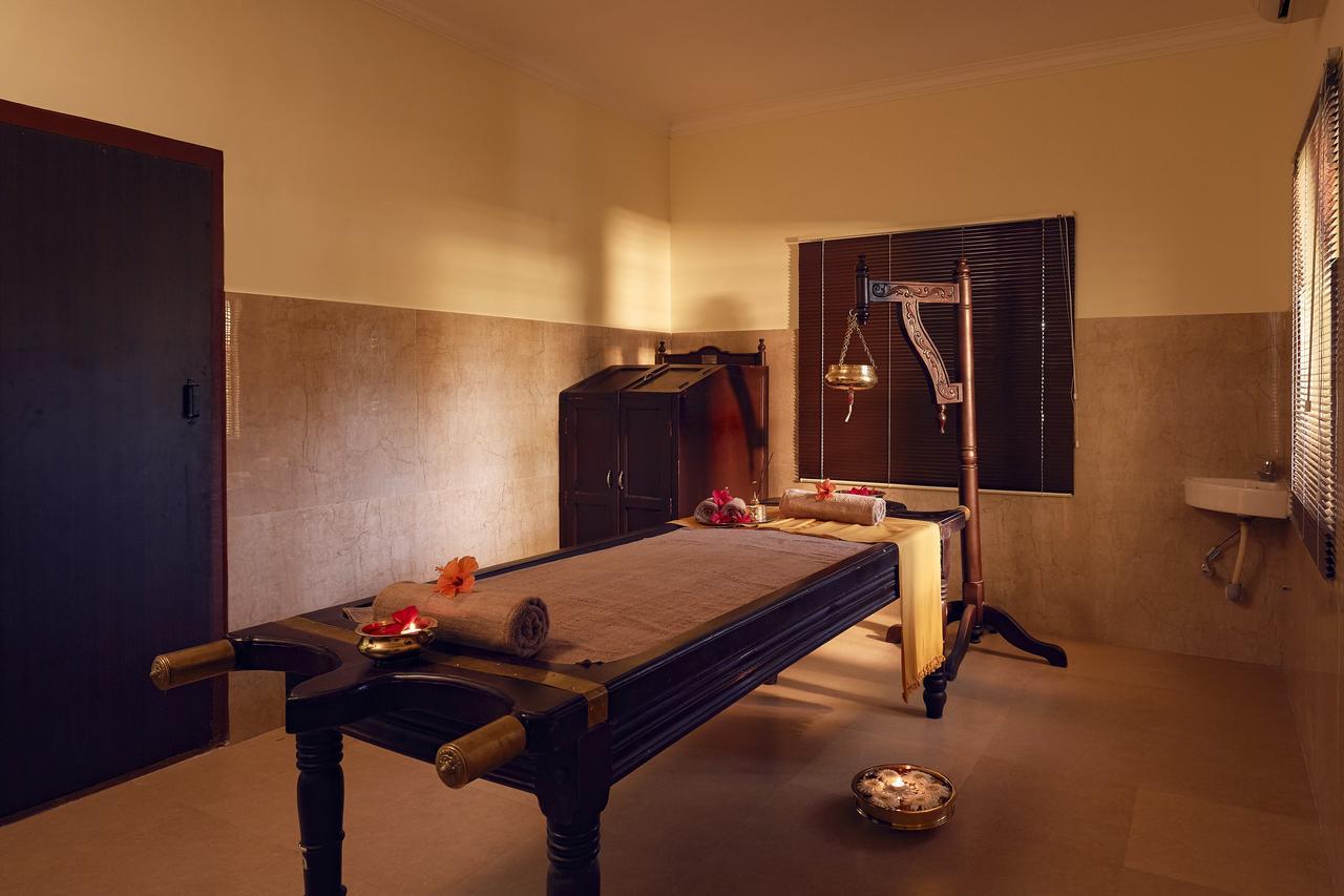Sterling Anaikatti Hotel Varagampadi Bagian luar foto