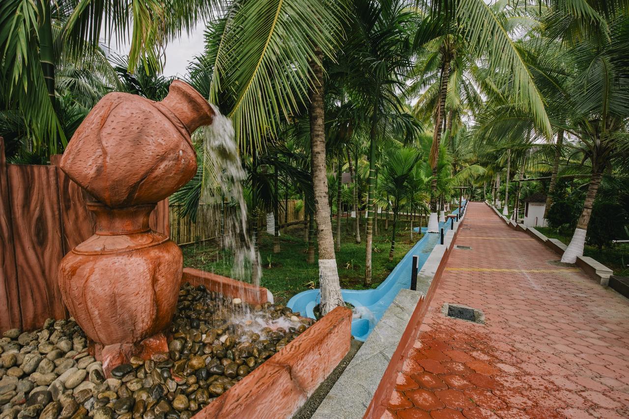Sterling Anaikatti Hotel Varagampadi Bagian luar foto