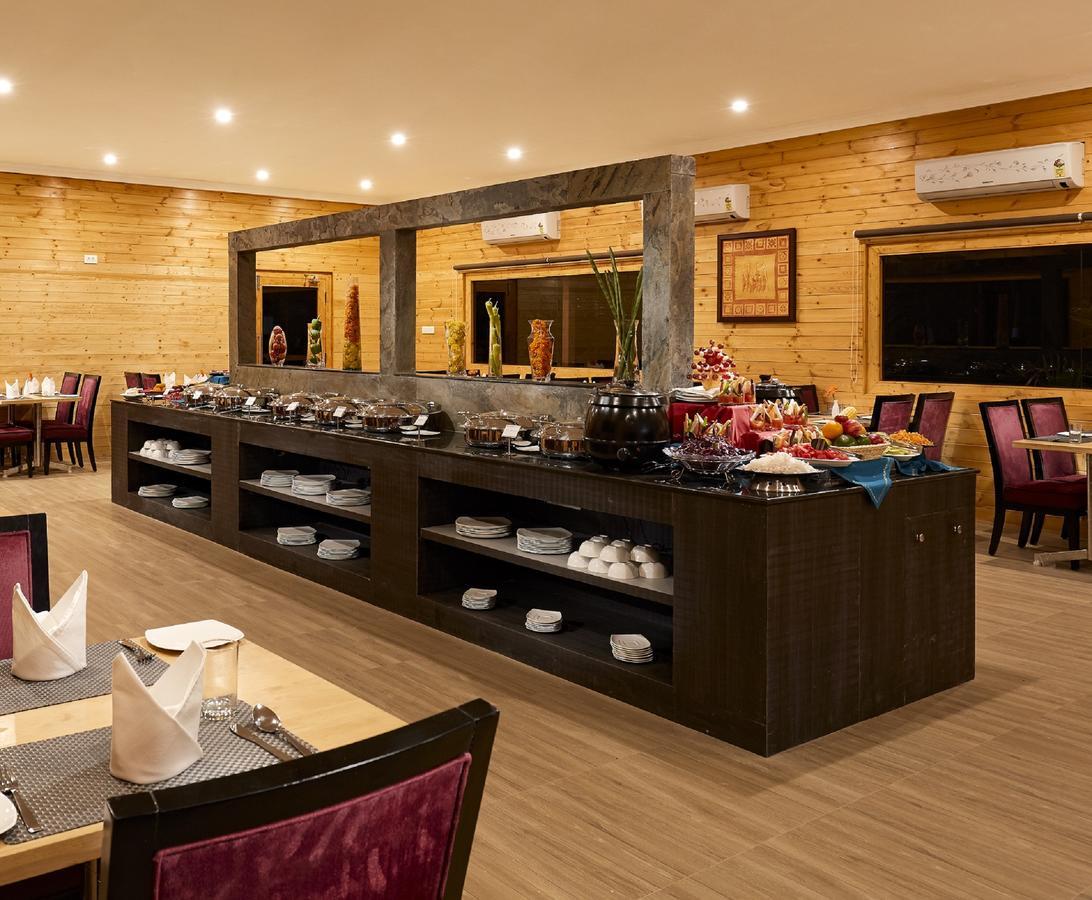 Sterling Anaikatti Hotel Varagampadi Bagian luar foto